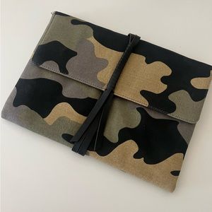 Stella & Dot Camo Clutch